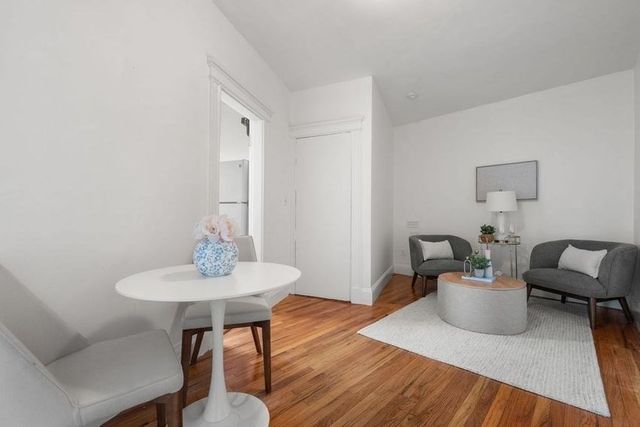 15 Park Dr 30, Boston, MA 02215