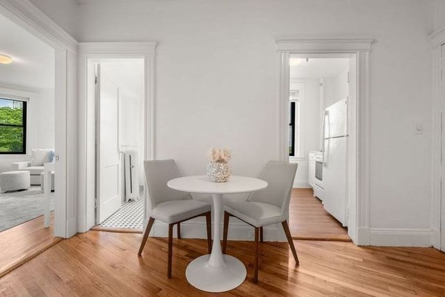 15 Park Dr 30, Boston, MA 02215