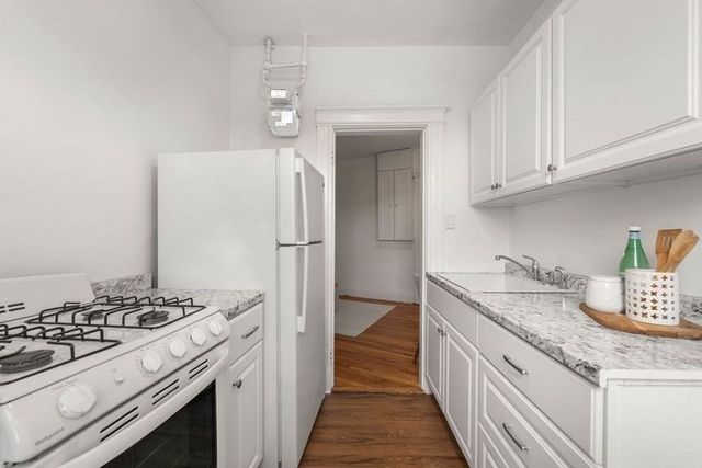 15 Park Dr 30, Boston, MA 02215