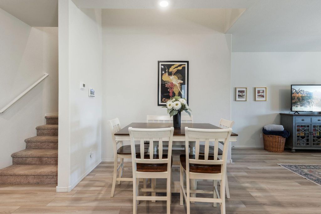 Image 10 of property listing at 1616 Domino Drive SE, Albuquerque, NM 87123