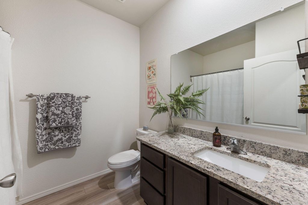 Image 15 of property listing at 1616 Domino Drive SE, Albuquerque, NM 87123