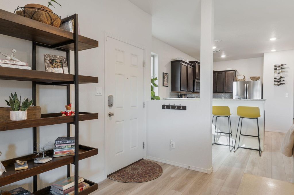 Image 2 of property listing at 1616 Domino Drive SE, Albuquerque, NM 87123