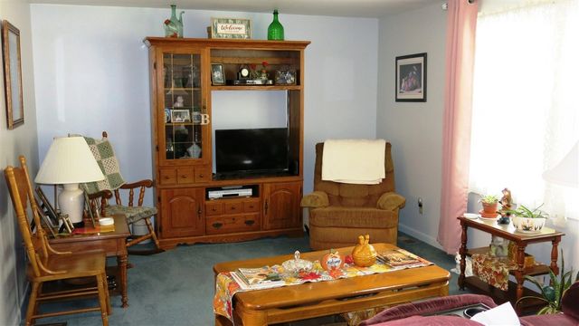 400 Parkwood Drive, Jonesville, MI 49250