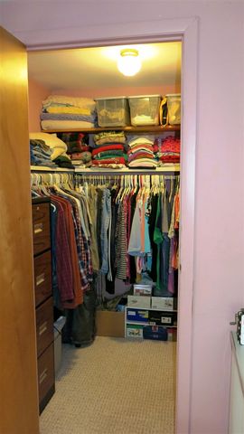 400 Parkwood Drive, Jonesville, MI 49250