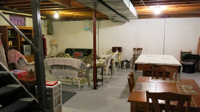 400 Parkwood Drive, Jonesville, MI 49250