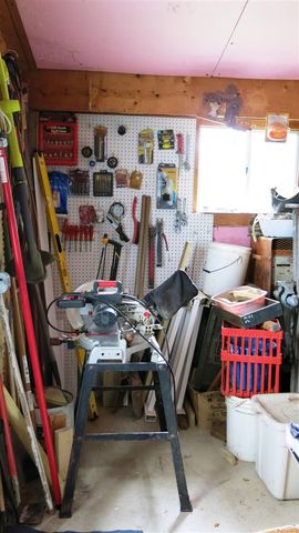 400 Parkwood Drive, Jonesville, MI 49250