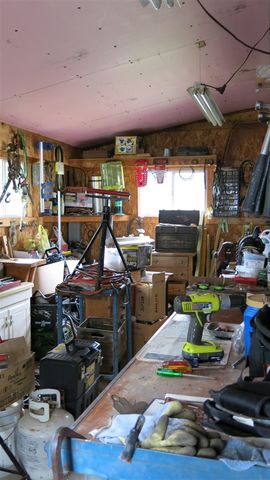 400 Parkwood Drive, Jonesville, MI 49250