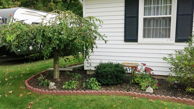 400 Parkwood Drive, Jonesville, MI 49250