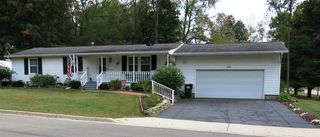 400 Parkwood Drive, Jonesville, MI 49250