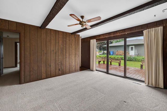 1302 E Garfield Street, Mount Horeb, WI 53572