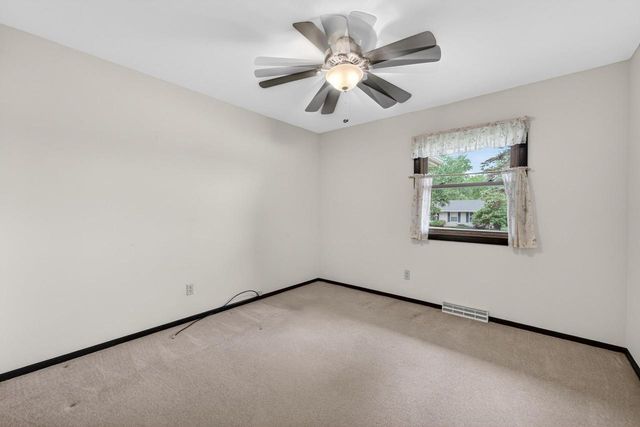 1302 E Garfield Street, Mount Horeb, WI 53572