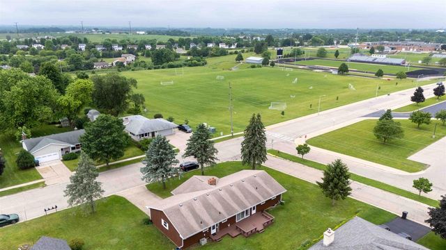 1302 E Garfield Street, Mount Horeb, WI 53572