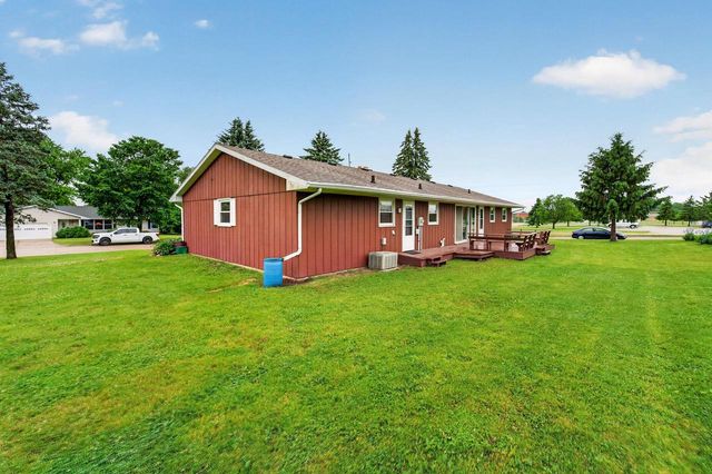1302 E Garfield Street, Mount Horeb, WI 53572
