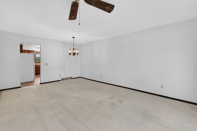 1302 E Garfield Street, Mount Horeb, WI 53572