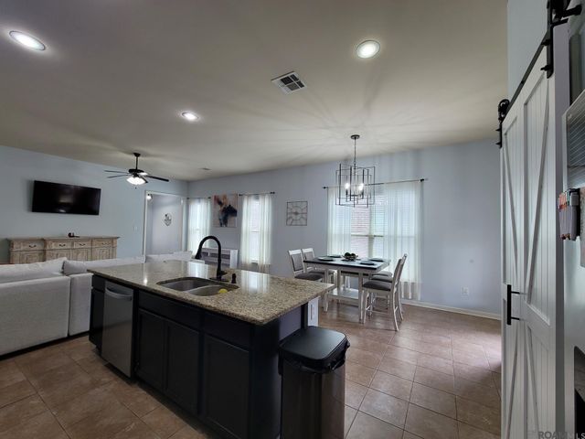 42455 Baystone Ave, Prairieville, LA 70769