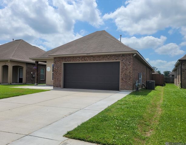 42455 Baystone Ave, Prairieville, LA 70769