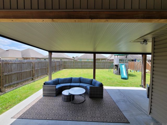 42455 Baystone Ave, Prairieville, LA 70769