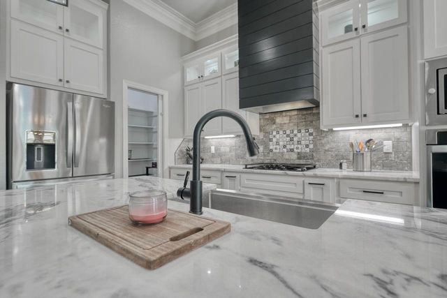 12121 Oak Grove Drive, Lindale, TX 75706
