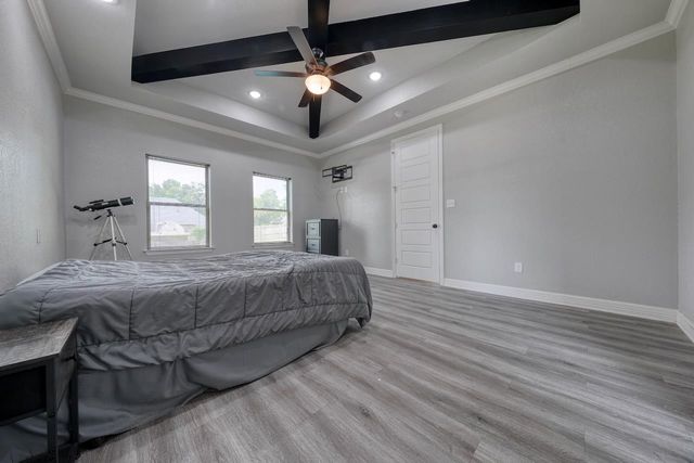12121 Oak Grove Drive, Lindale, TX 75706