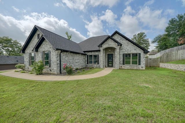 12121 Oak Grove Drive, Lindale, TX 75706