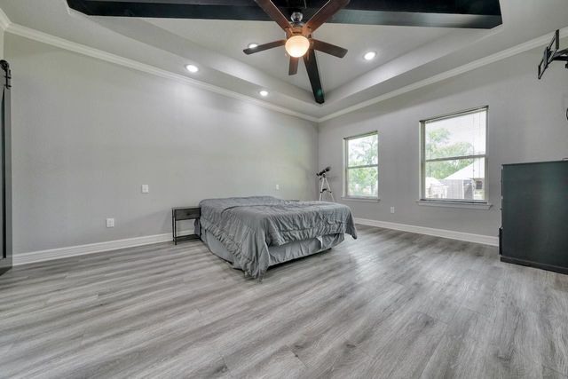 12121 Oak Grove Drive, Lindale, TX 75706