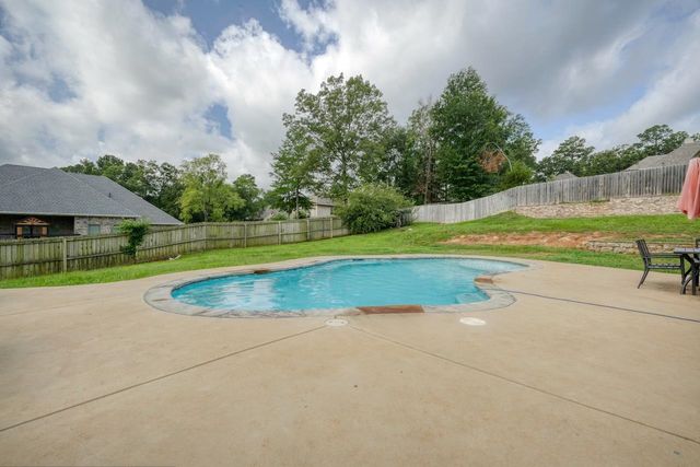 12121 Oak Grove Drive, Lindale, TX 75706