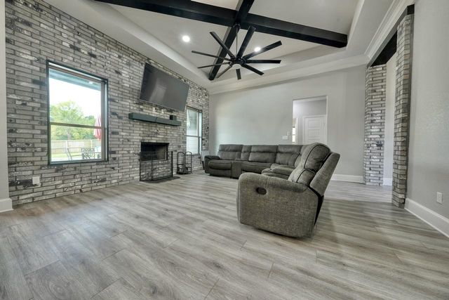 12121 Oak Grove Drive, Lindale, TX 75706