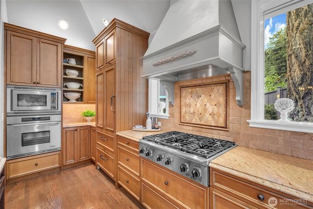 1260 108th Avenue NE, Bellevue, WA 98004