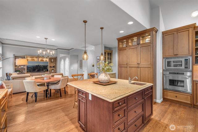 1260 108th Avenue NE, Bellevue, WA 98004
