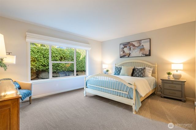 1260 108th Avenue NE, Bellevue, WA 98004