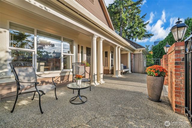1260 108th Avenue NE, Bellevue, WA 98004