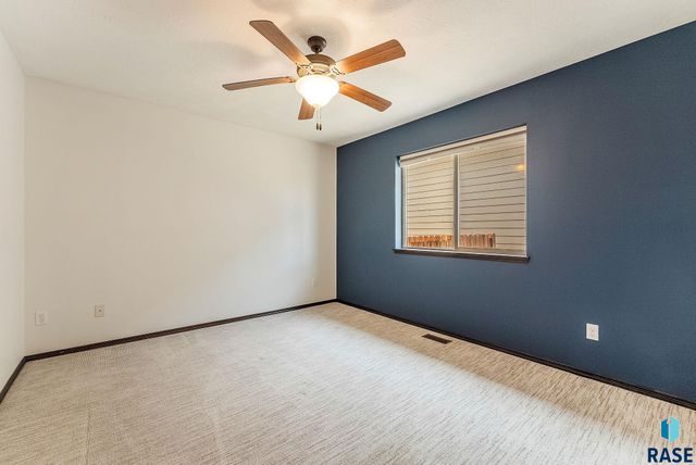 8209 W 51st St, Sioux Falls, SD 57106