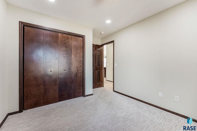 8209 W 51st St, Sioux Falls, SD 57106