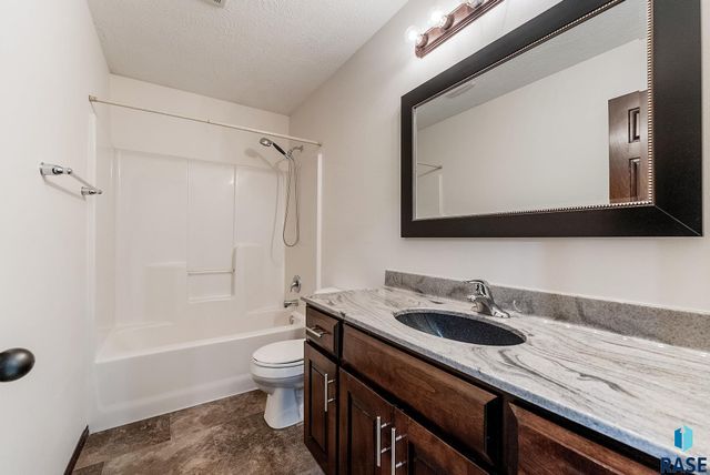 8209 W 51st St, Sioux Falls, SD 57106
