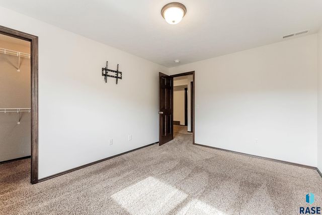 8209 W 51st St, Sioux Falls, SD 57106