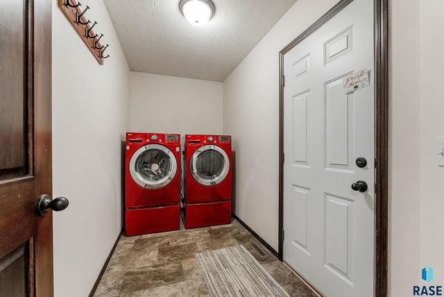 8209 W 51st St, Sioux Falls, SD 57106