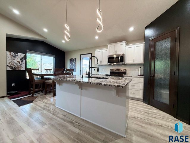 8209 W 51st St, Sioux Falls, SD 57106