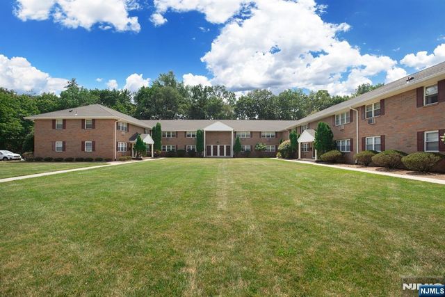 89 Maple Avenue, Park Ridge, NJ 07656