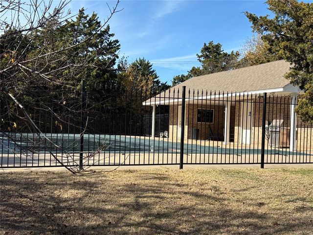 1809 Duckhawk Court, Edmond, OK 73003