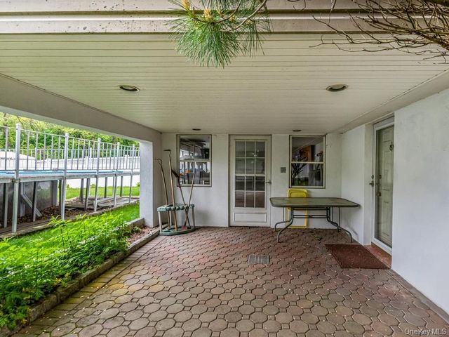 90 Remsen Circle, Yonkers, NY 10710