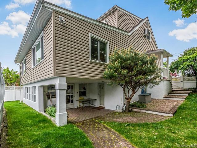 90 Remsen Circle, Yonkers, NY 10710
