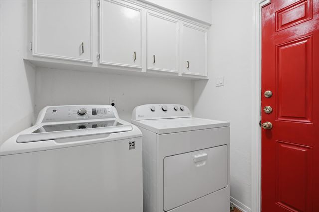 15319 Seahorse Drive, Houston, TX 77062