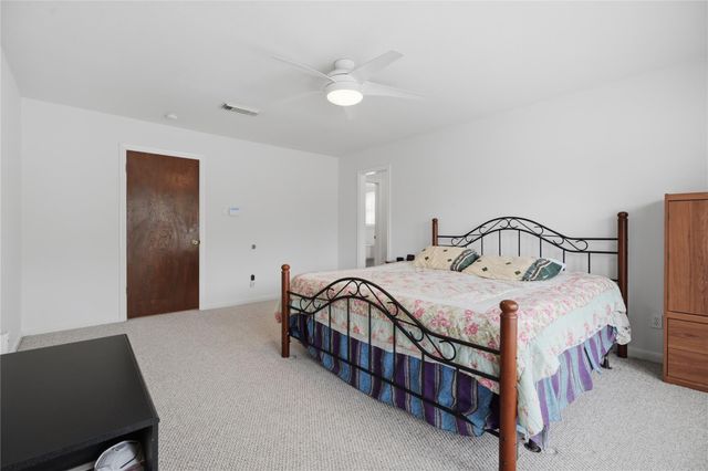 15319 Seahorse Drive, Houston, TX 77062