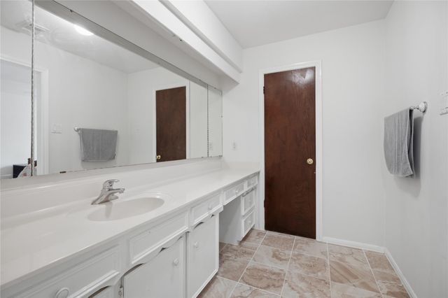 15319 Seahorse Drive, Houston, TX 77062