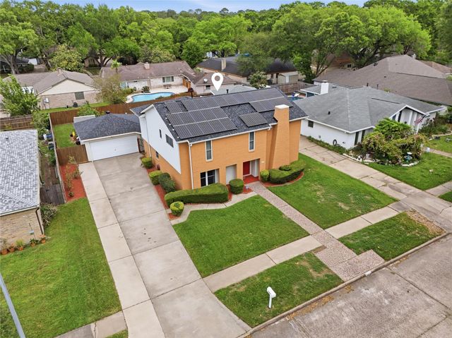 15319 Seahorse Drive, Houston, TX 77062