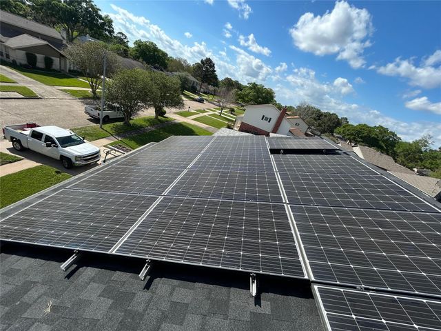 15319 Seahorse Drive, Houston, TX 77062