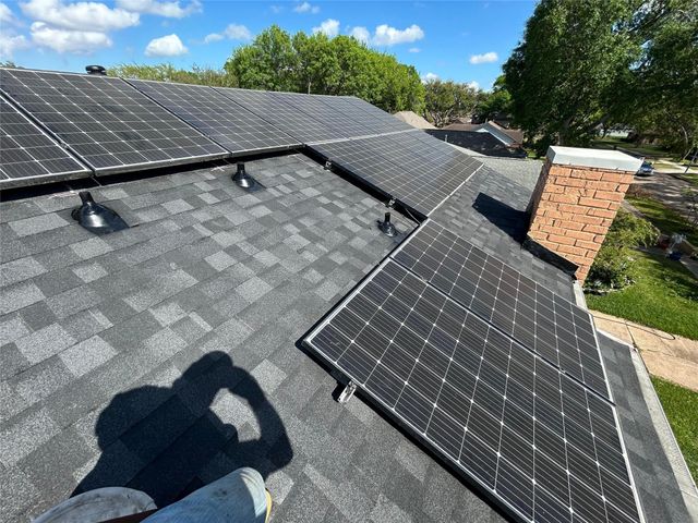 15319 Seahorse Drive, Houston, TX 77062