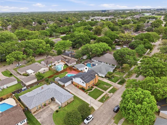 15319 Seahorse Drive, Houston, TX 77062