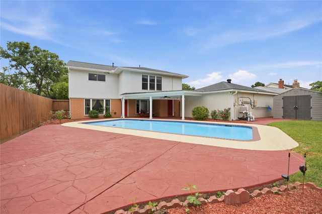 15319 Seahorse Drive, Houston, TX 77062