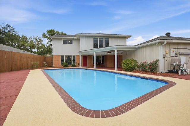 15319 Seahorse Drive, Houston, TX 77062